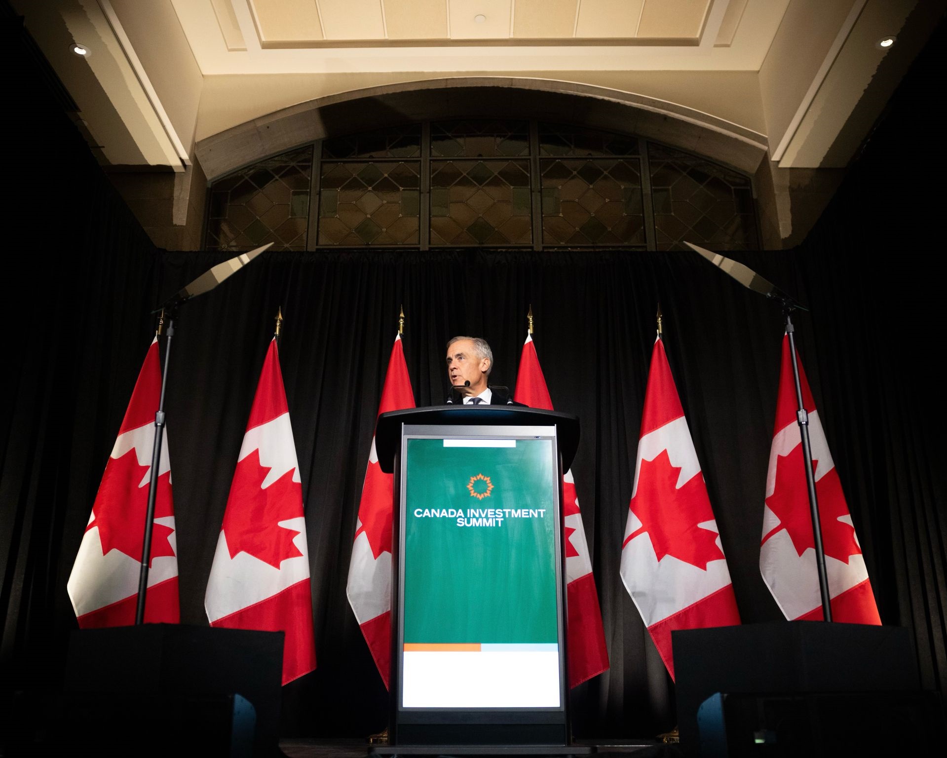 Carney promovează Canada drept „țara perfectă” pentru „Noua Ordine Economică Mondială”. Premierul canadian încearcă să atragă marii investitori, în plin război comercial cu SUA