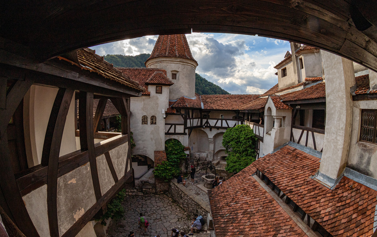 Castelul Bran intră în top 10 cele mai populare castele și palate din Europa