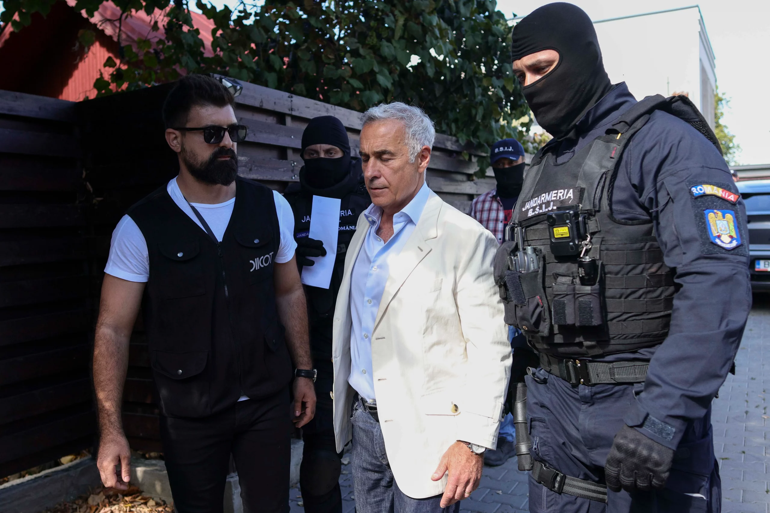 Călin Georgescu, ridicat din trafic de DIICOT pentru două infracțiuni. Toni Neacșu: „Ce s-a întâmplat astăzi a umbrit cu totul atenția noastră de la situația politică”