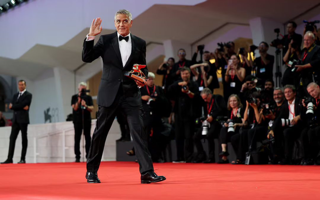 George Clooney, Ellen Burstyn și alte mari nume ale cinematografiei ajung la Veneția pentru Festivalul Internațional de Film