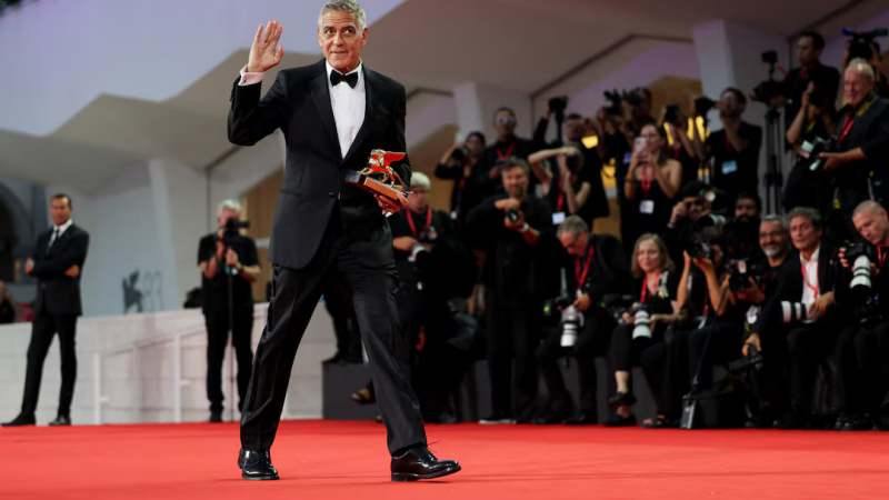 George Clooney, Ellen Burstyn și alte mari nume ale cinematografiei ajung la Veneția pentru Festivalul Internațional de Film