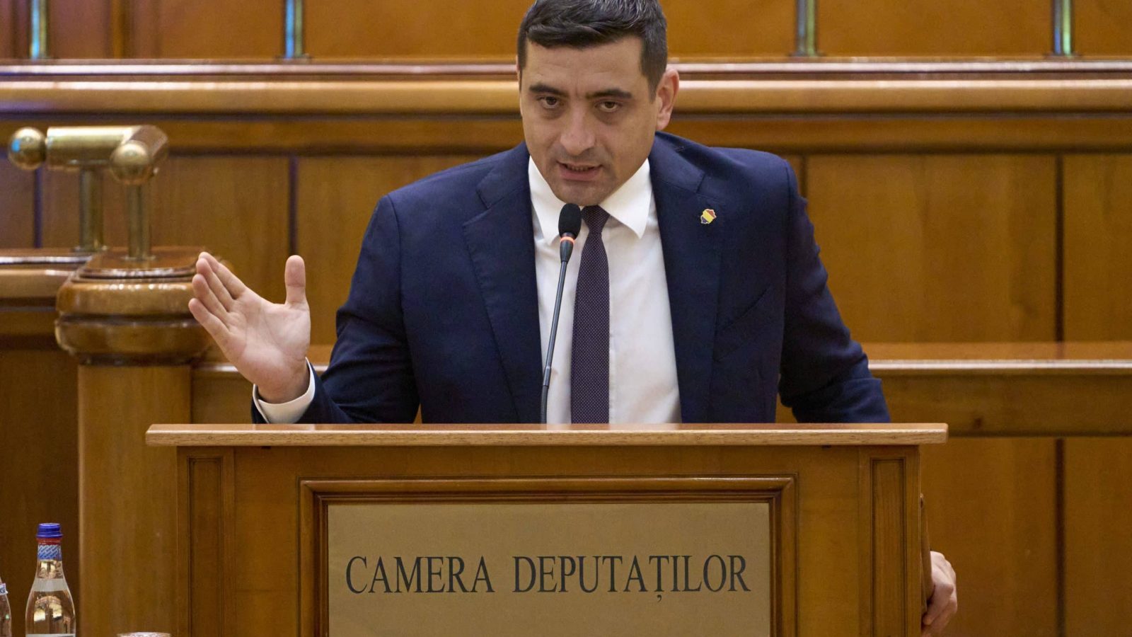 George Simion îi declară „război” lui Nicușor Dan: „AUR nu va vota nicio variantă de Guvern până nu îl eliberați pe Călin Georgescu”