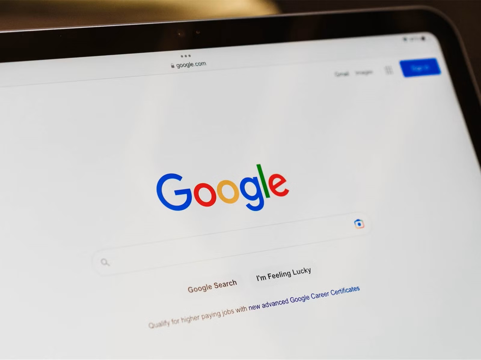 Google a fost amendată cu 403 milioane de euro pentru modul în care gestionează locația utilizatorilor