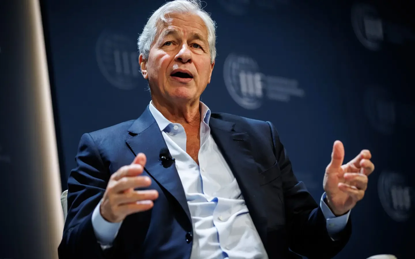 Șeful JP Morgan, Jamie Dimon, propune un „acord uriaș de liber schimb” între SUA și Europa, pentru relansarea economică a Occidentului. Ce condiții ar trebui îndeplinite