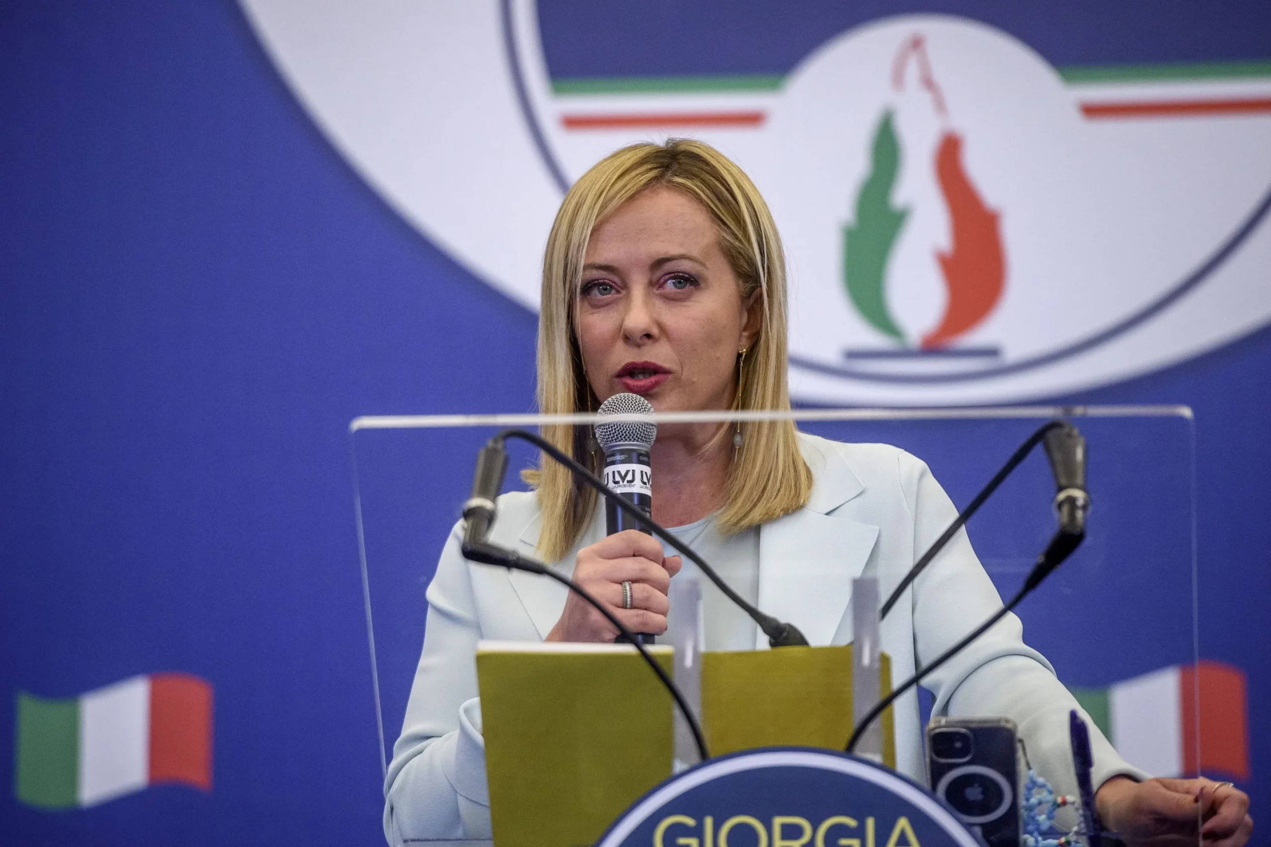 Giorgia Meloni pregătește interzicerea vălurilor islamice în școlile din Italia și limitarea numărului de elevi străini