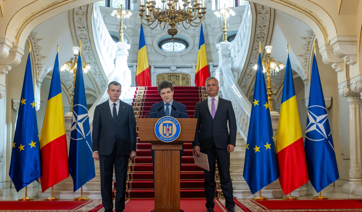 Nicușor Dan nu mai exclude alegerile anticipate, dar nici „nu și le dorește”: „Riscul de retrogradare la junk vine din instabilitatea politică”. Când ar putea fi desemnat un Premier