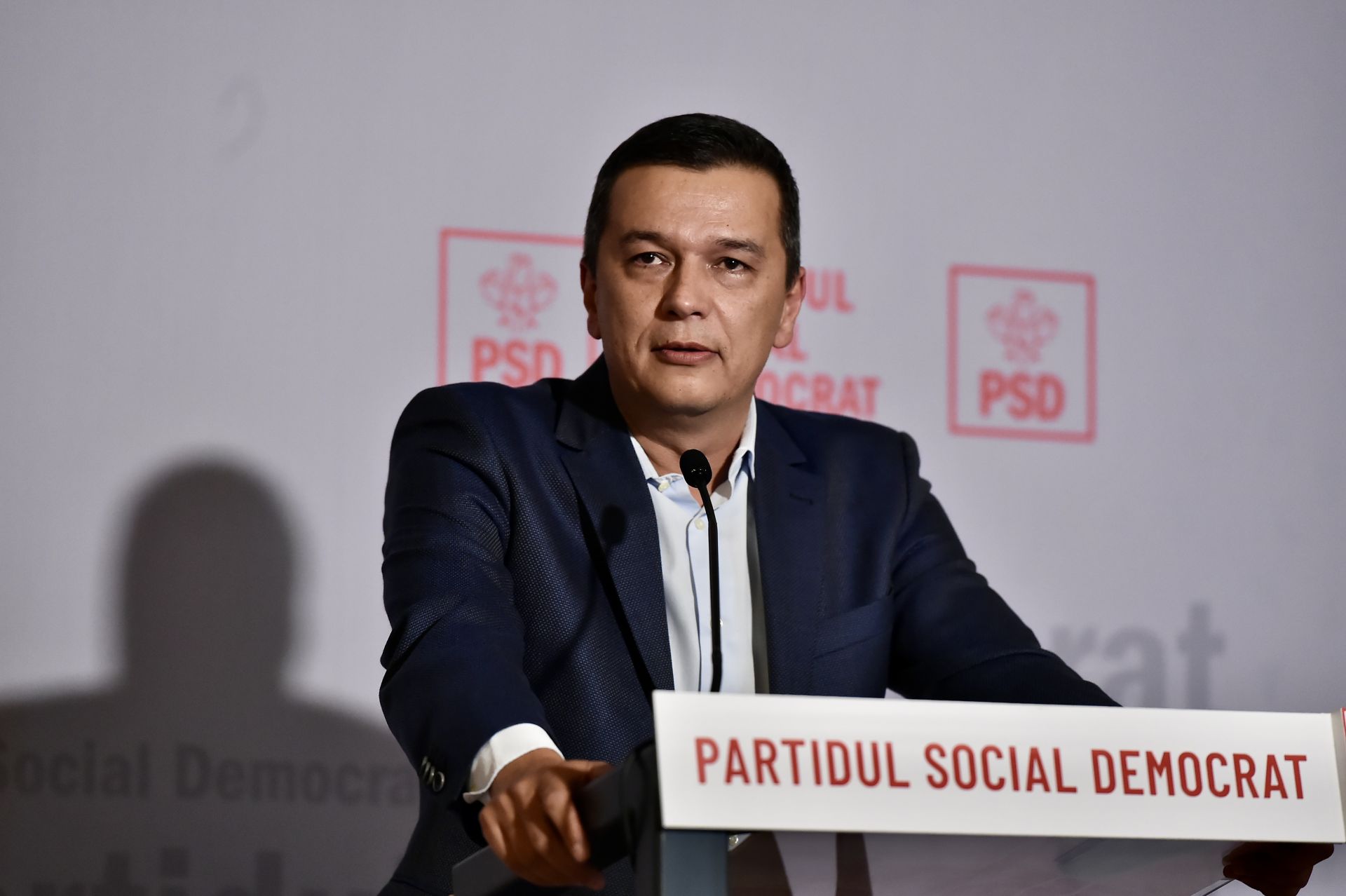 Sorin Grindeanu respinge speculațiile privind implicarea SUA în căderea Guvernului Bolojan. Liderul PSD clarifică ce a discutat cu Kimberly Guilfoyle, Ambasadoarea SUA în Grecia