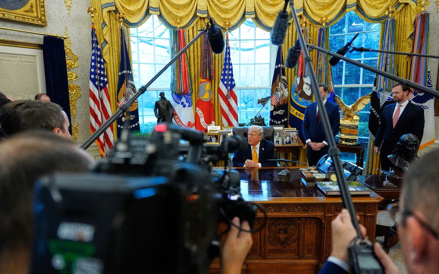 5 mari agenții de presă din SUA au decis să suspende transmisiunea evenimentelor lui Trump, după ce Președintele SUA a interzis accesul CNN, Politico și MS Now la Casa Albă