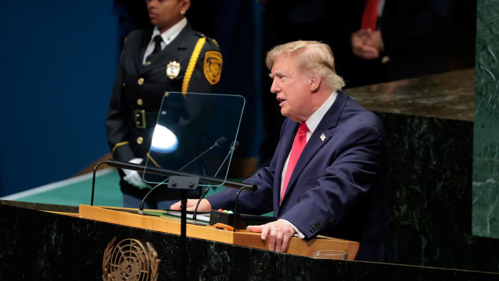 Trump schimbă „Inteligența Artificială” în „Super Inteligența”. Noua denumire va apărea în toate documentele SUA