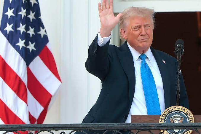 Donald Trump acuză Canada că discriminează companiile americane și interzice importul mai multor produse canadiene, inclusiv lactate, băuturi alcoolice și motociclete