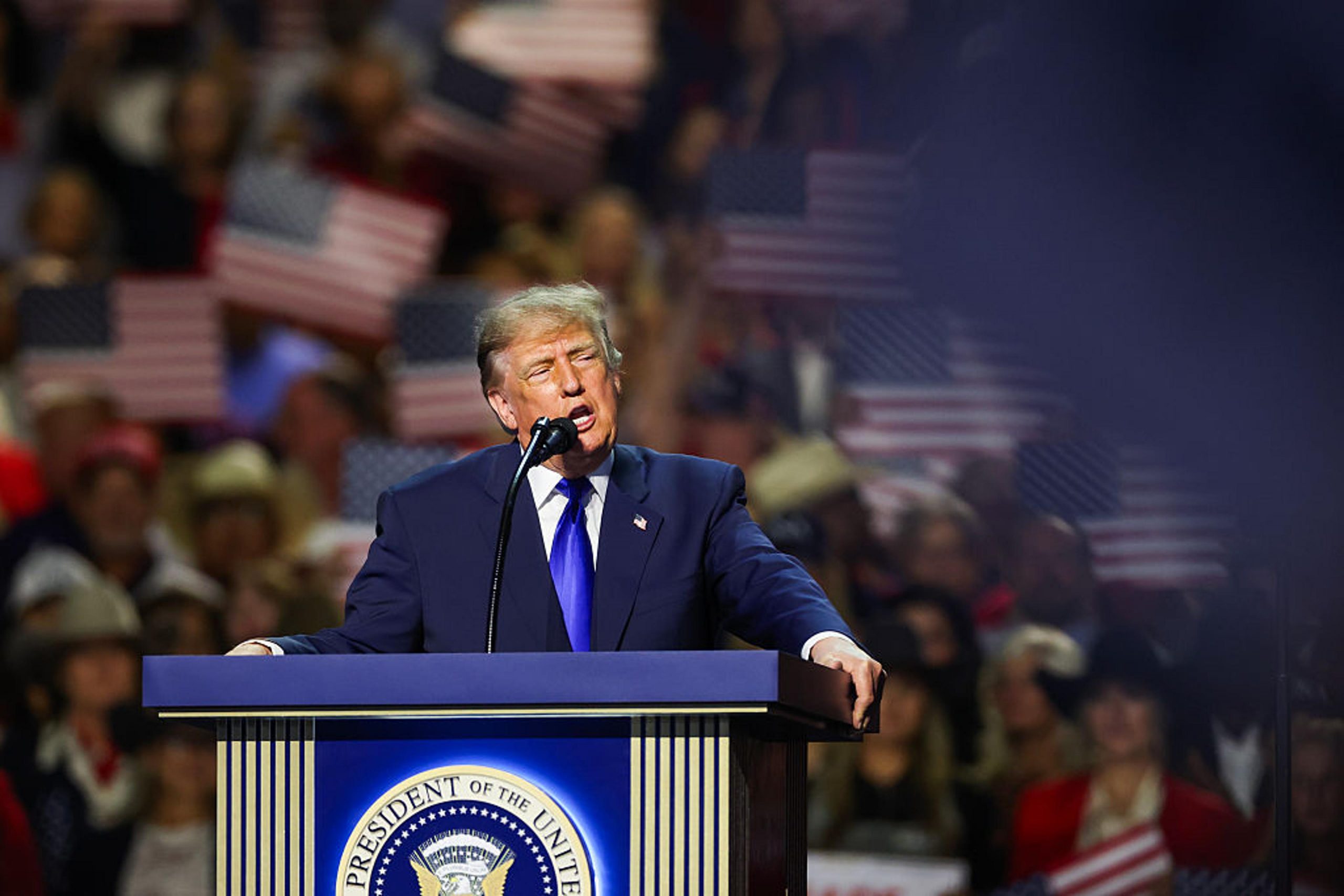 Trump anunță că războiul din Iran se va încheia „imediat după” alegerile midterm din SUA. În același timp, amenință cu distrugerea complexului nuclear „Muntele Pickaxe” din Iran