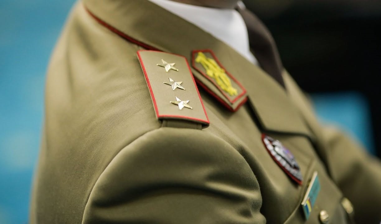 Armată fără lideri militari: Generalii provoacă mai multe probleme decât soldaţii. Media transmite despre scandalurile în care sunt implicaţi liderii militari şi neputinţa armatei de a detecta şi distruge dronele: nu cumva cele două au legătură?