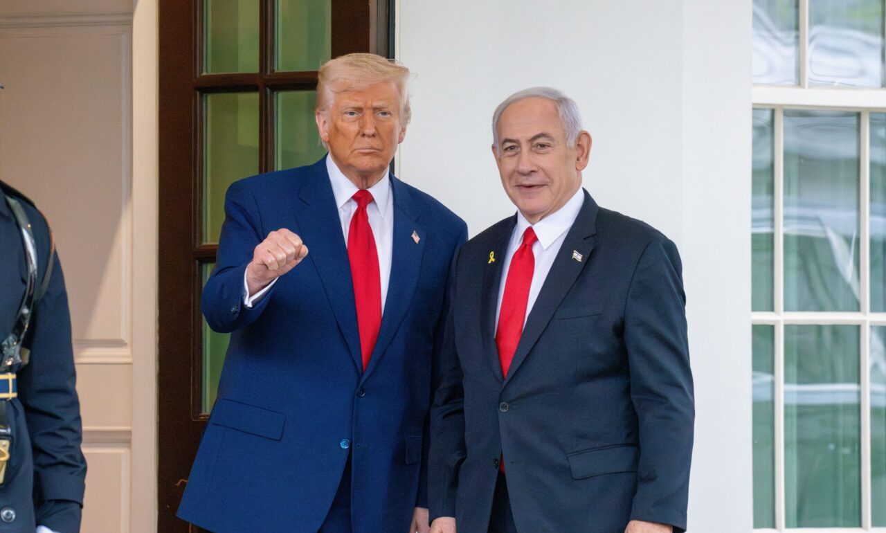 Bloomberg: Trump pregătește reluarea atacurilor asupra Iranului după alegerile din Israel și SUA. Iranul plănuiește atacuri împotriva americanilor, avertizează Serviciile de Informații