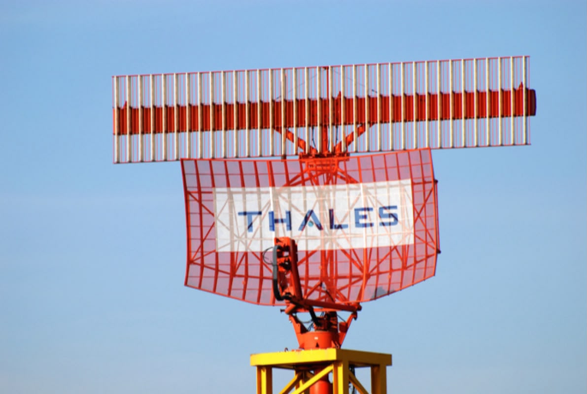 România achiziționează de la Thales patru sisteme radar mobile, anunță MApN. Sistemele vor furniza, în timp real și în orice condiții meteo, date despre ținte către sistemele naționale și NATO de comandă și control