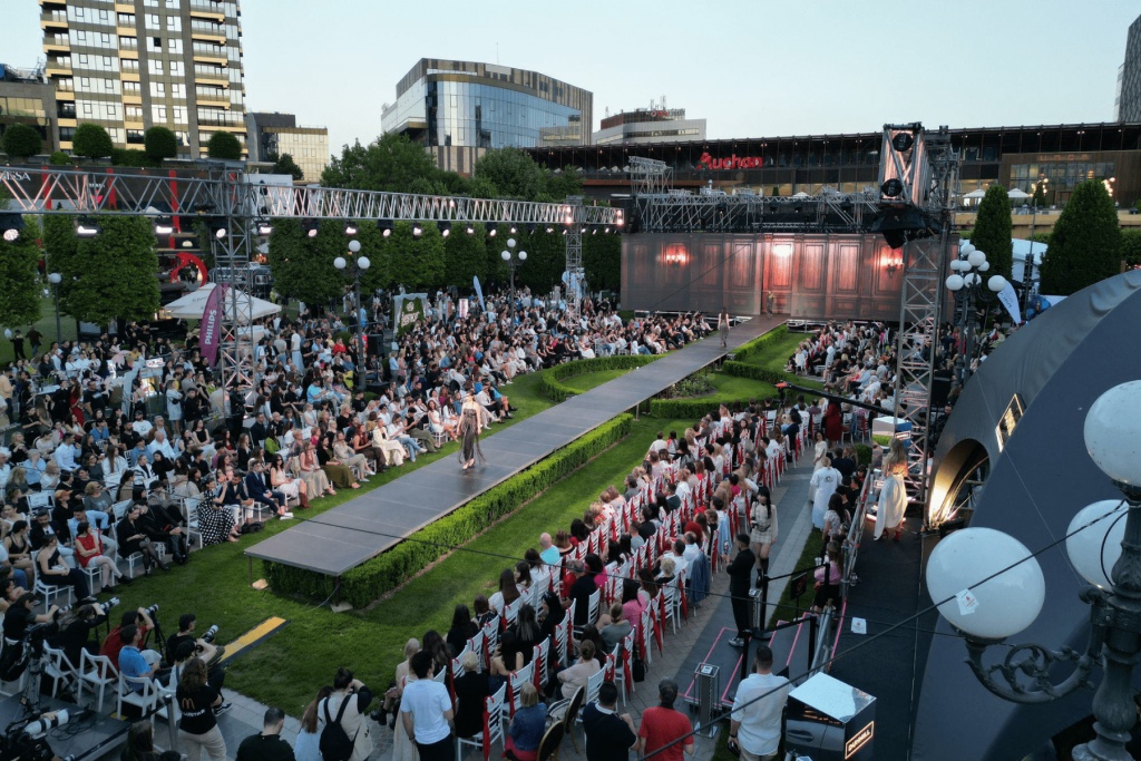 Romanian Creative Week X Bucharest începe azi. Moda, arta și new media ocupă Capitala până pe 8 octombrie