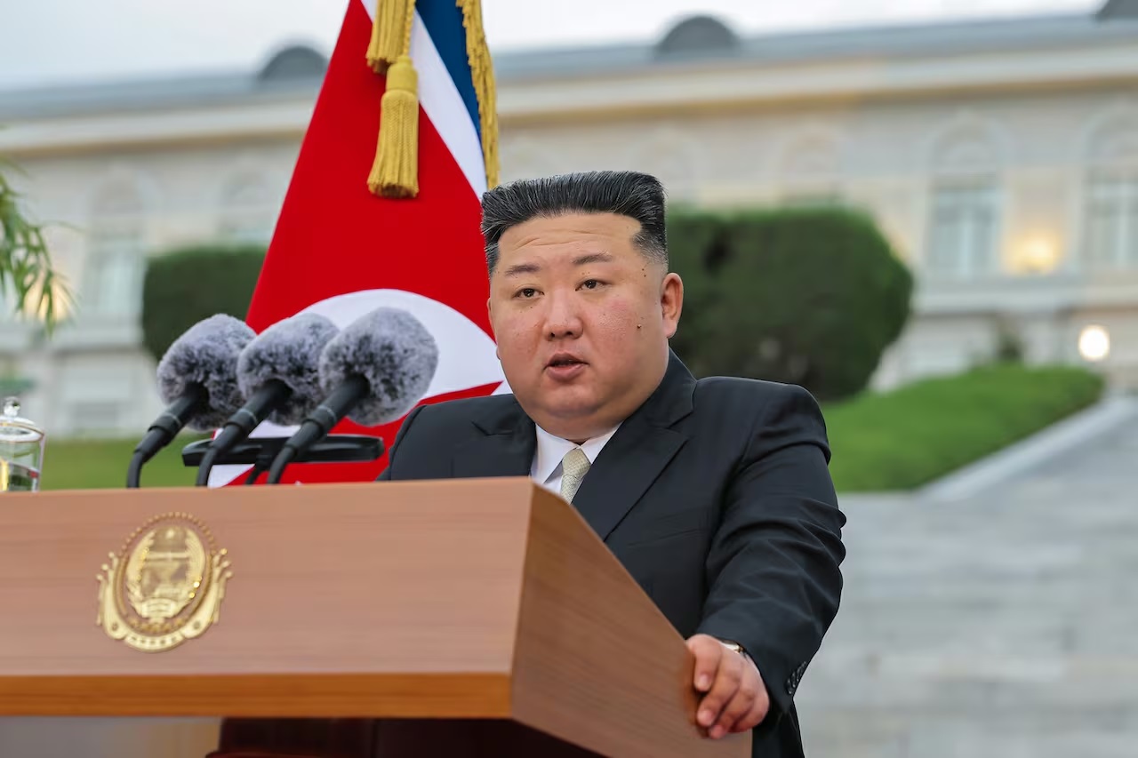 Kim Jong-Un trăiește. Liderul nord-coreean a făcut o vizită surpriză în China, după zvonurile privind coma și moartea sa