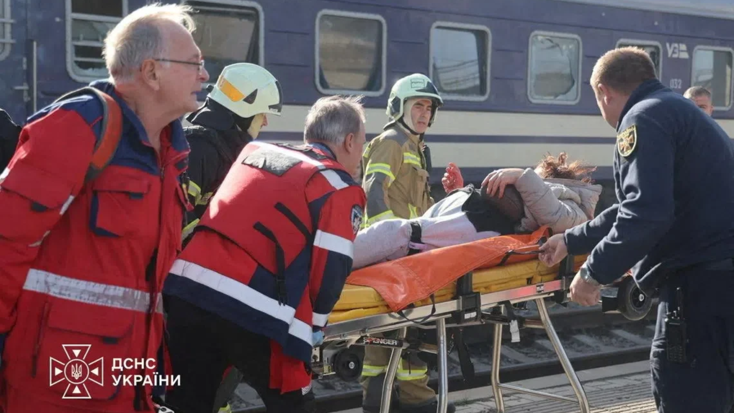 Cel puțin 14 morți și zeci de răniți în Ucraina în urma unui atac rusesc cu drone asupra unei gări din Dnipro. Zelenski cere aliaților, inclusiv SUA, „un răspuns ferm”