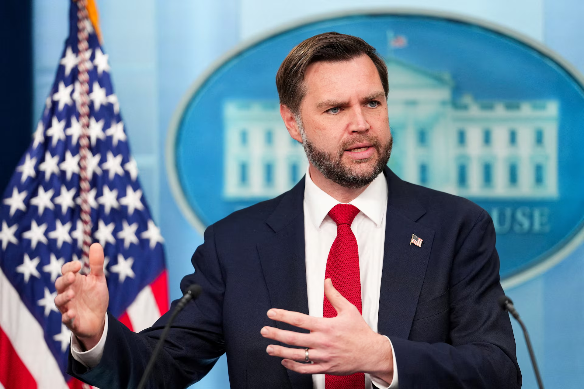 WSJ: JD Vance i-a trimis o scrisoare unui lider iranian radical, la ordinul lui Trump, pentru a relansa negocierile. Statele Unite încearcă să oprească războiul