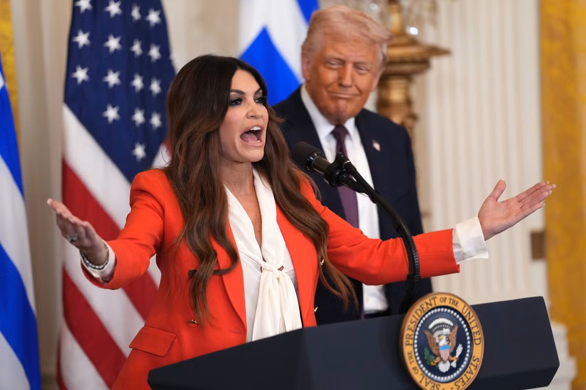 Administrația Trump îi cere demisia lui Kimberly Guilfoyle, Ambasadoarea SUA în Grecia, după scandalul privind căderea Guvernului Bolojan și alte controverse