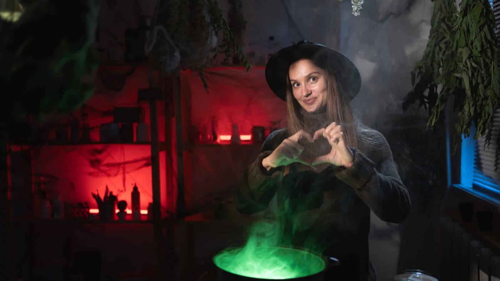 Generația Z apelează la astrologie și tarot pentru dragoste. 64% dintre tinerii americani au încercat practici mistice