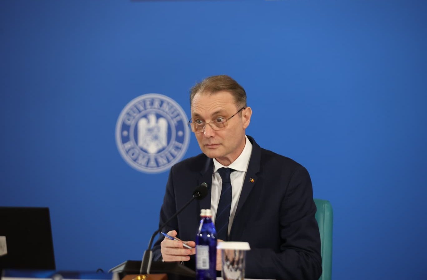 Premierul Luca Niculescu a discutat cu reprezentanții Uniunii Naţionale a Consiliilor Judeţene din România: „Am analizat presiunile bugetare și alte teme presante”
