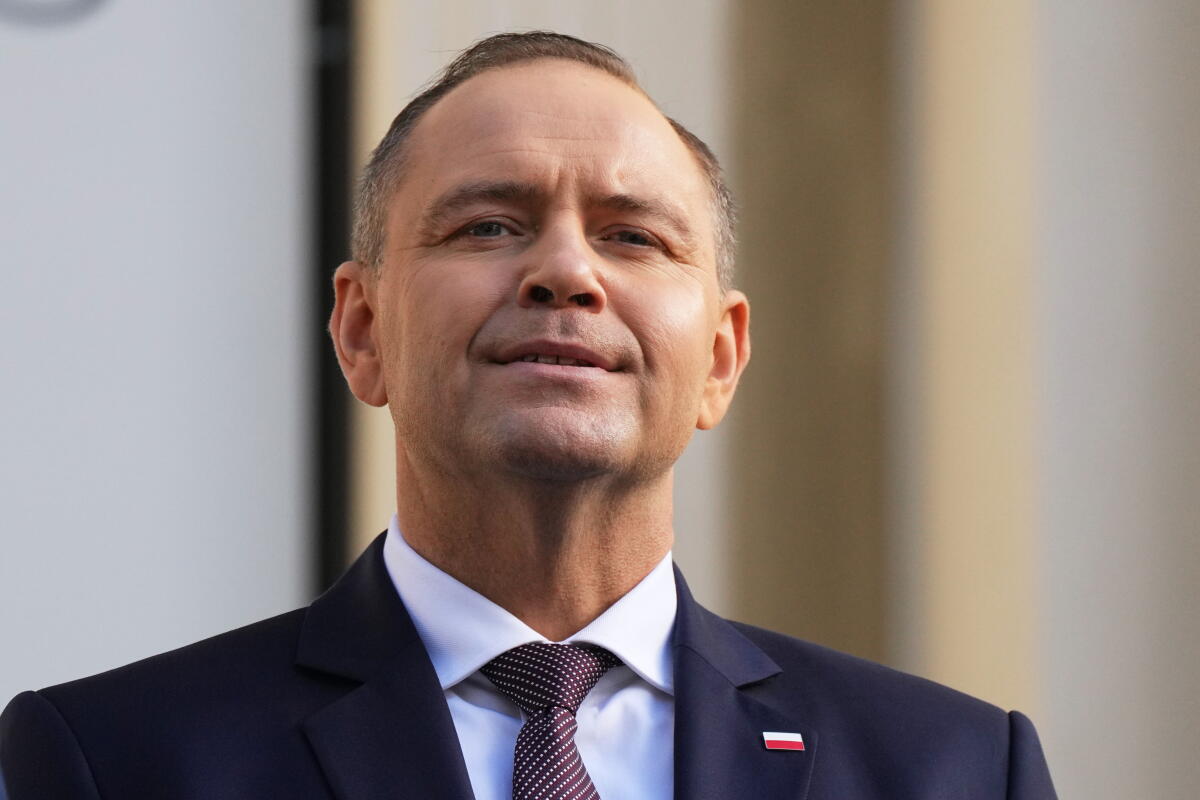 Criză politică în Polonia. Președintele Karol Nawrocki și-a întors avionul din drum după protestele de la Curtea Constituțională
