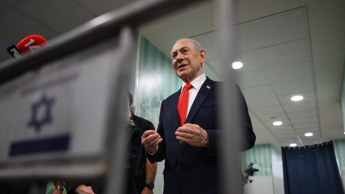 BREAKING. Partidul Likud al lui Netanyahu a câștigat alegerile parlamentare din Israel, însă nu are majoritate pentru a guverna, potrivit EXIT POLL-urilor. Prezență record la vot