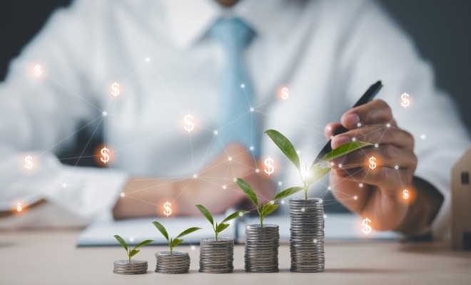 Studiu patru din 10 romani au in prezent bani pusi deoparte sau investitii active a17865