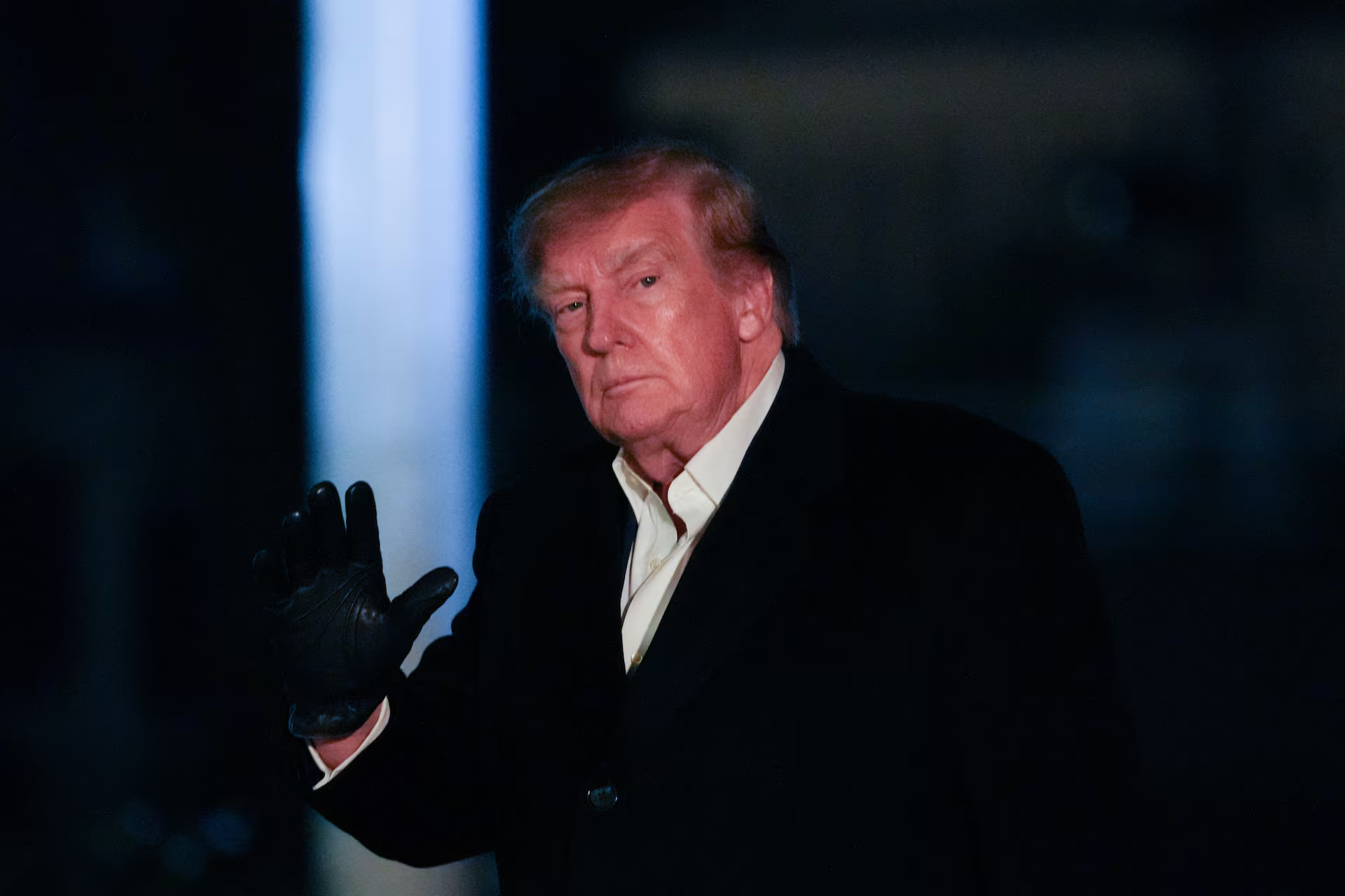 Trump anunță că va organiza o întâlnire cu Putin și Zelenski „foarte curând”. Negocierile, marcate de tensiuni: relația SUA-Ucraina s-a deteriorat, în timp ce relația cu Rusia e tot mai puternică