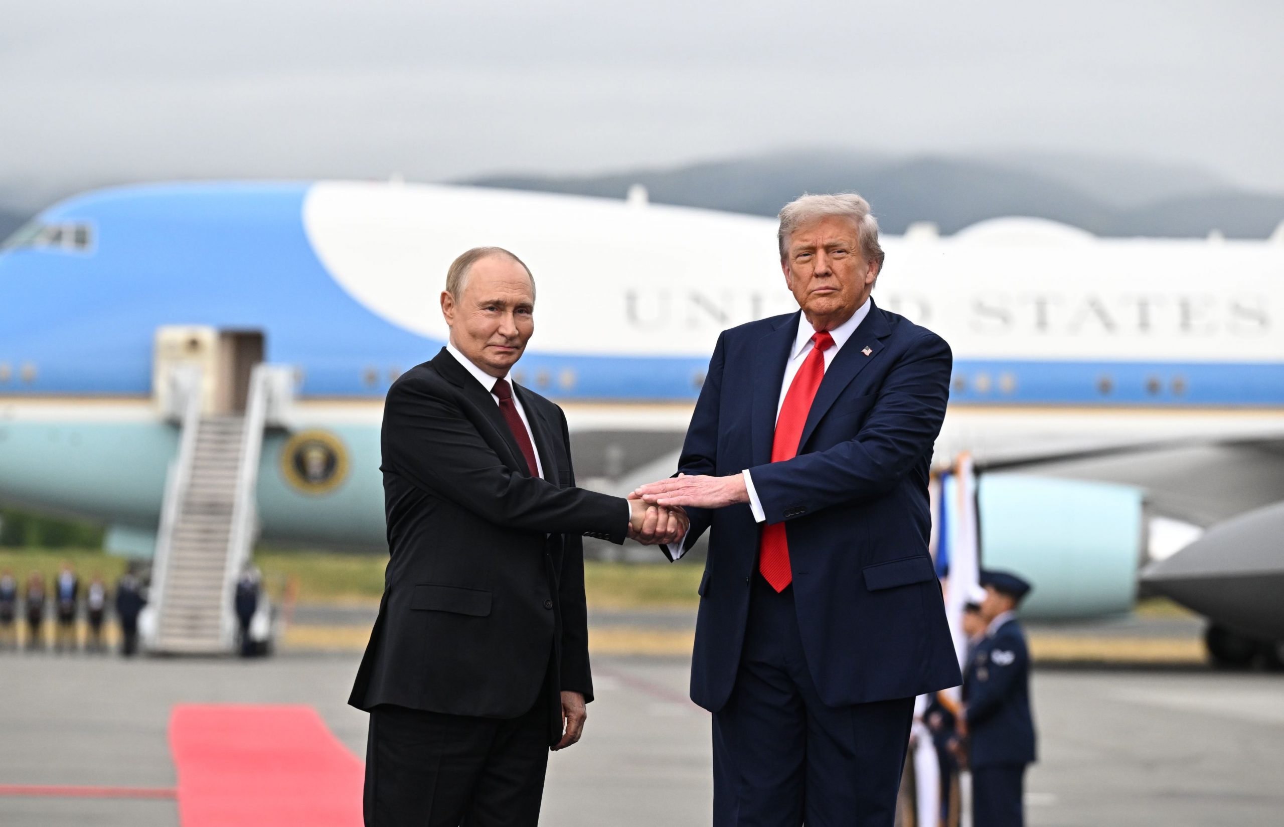 Trump anunță că va vorbi la telefon cu Putin despre posibilul focar de ciumă din Rusia