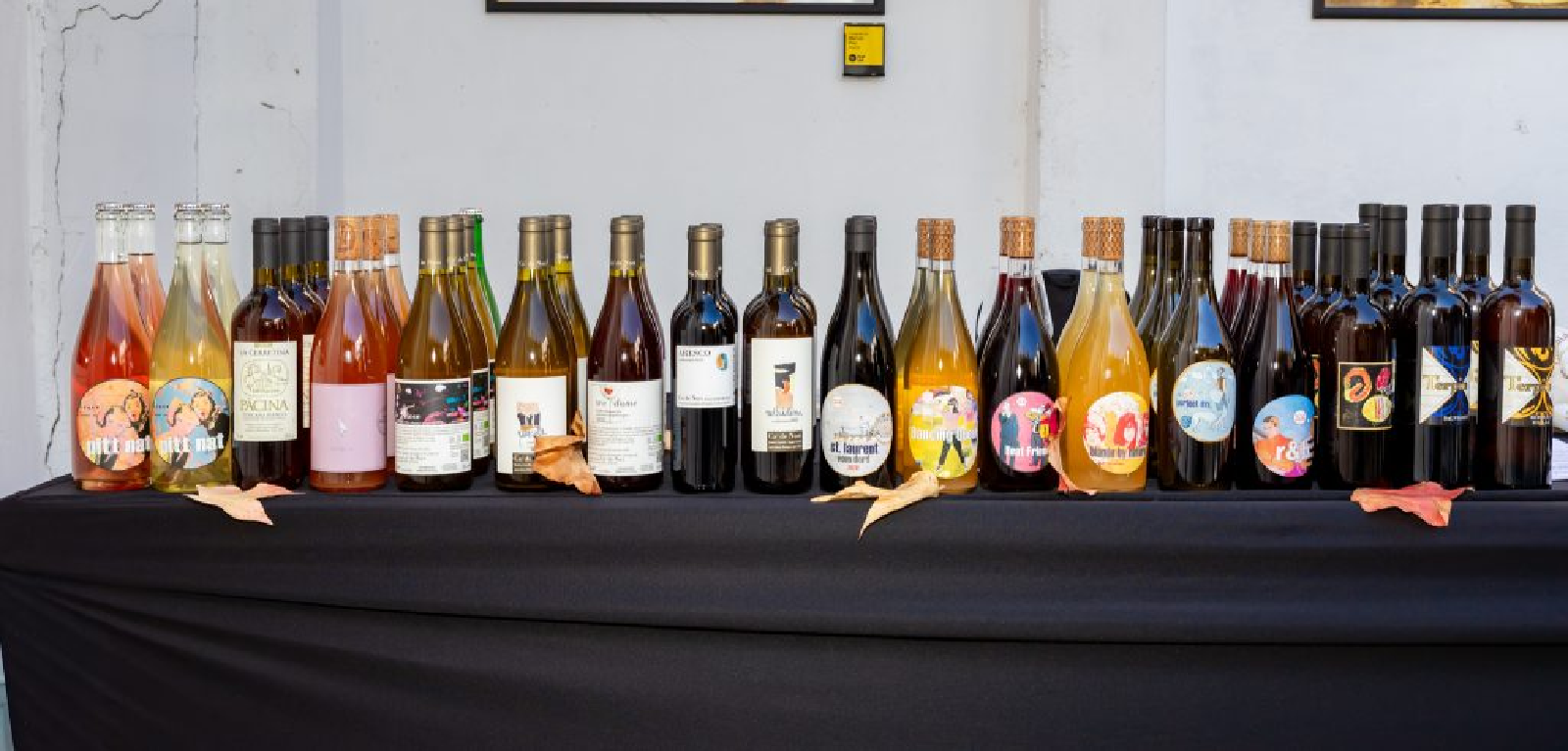 RAWOMANIA aduce peste 25 de producători de vinuri naturale din România și Europa la București, la cea de-a doua ediție a festivalului